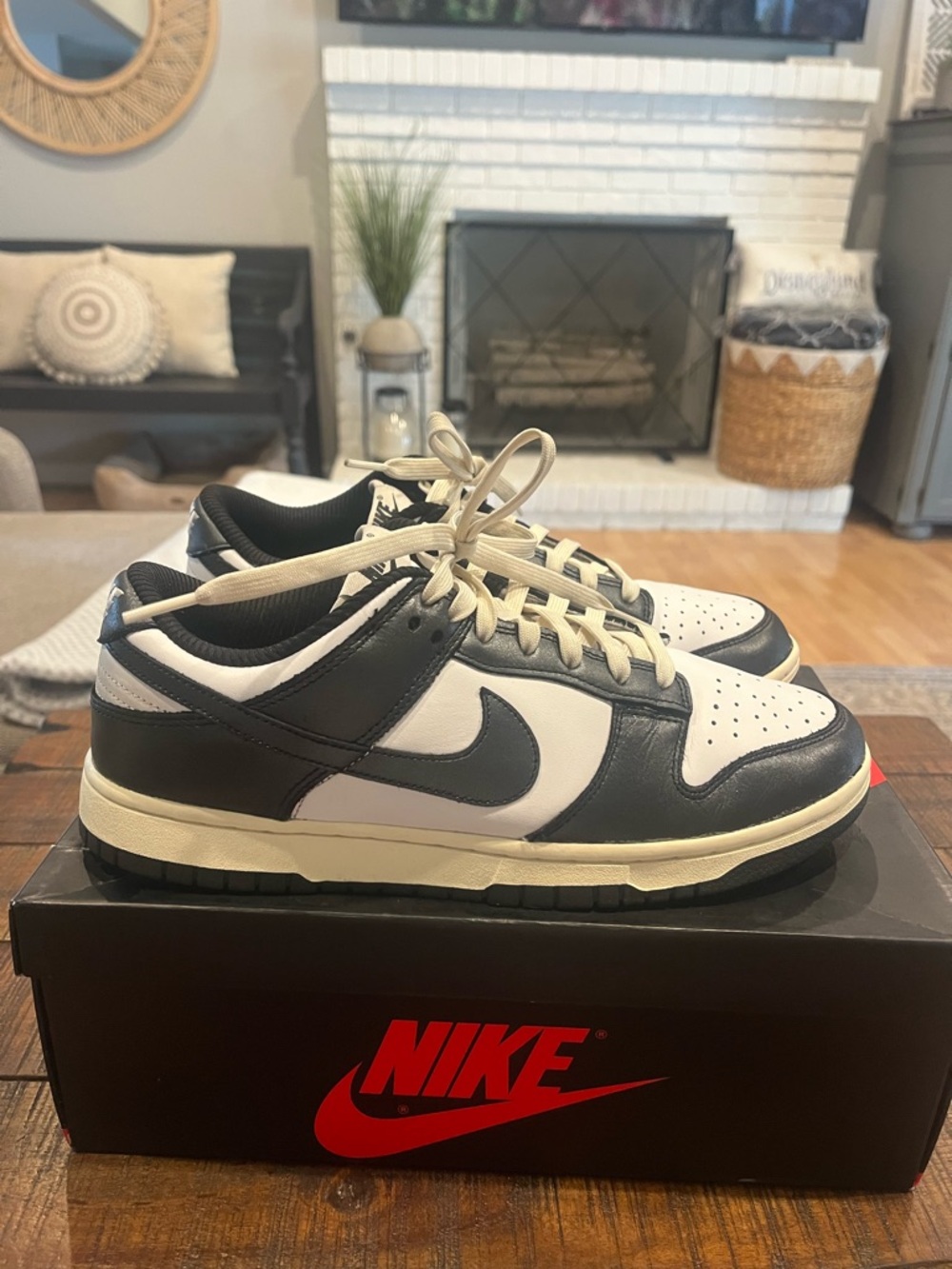 Nike Dunk Low “Vintage Panda” size 9.5